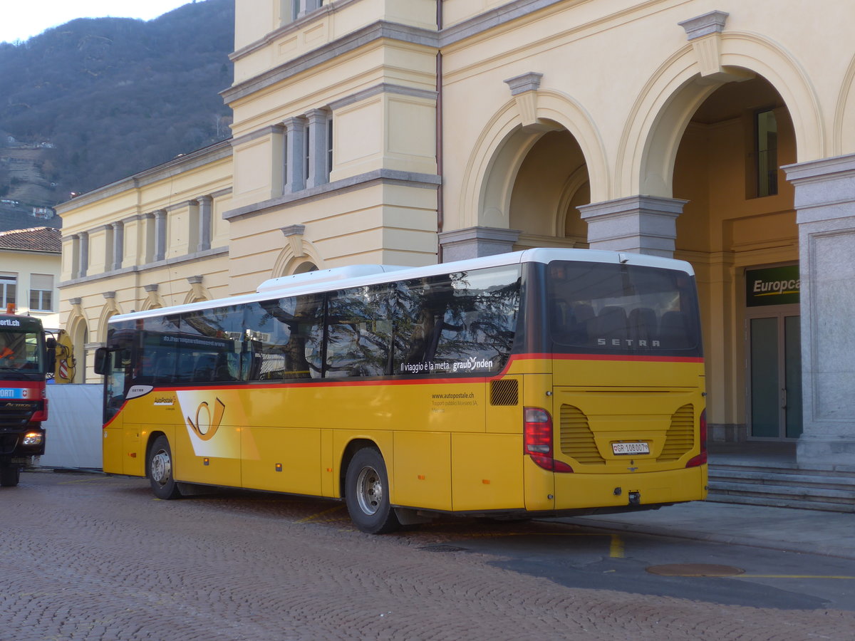 (188'547) - TpM, Mesocco - Nr. 7/GR 108'007 - Setra am 14. Februar 2018 beim Bahnhof Bellinzona