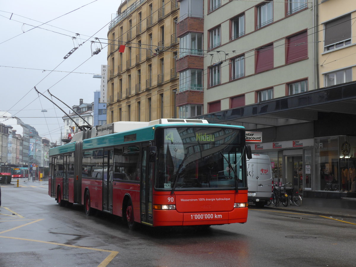 (188'708) - VB Biel - Nr. 90 - NAW/Hess Gelenktrolleybus am 15. Februar 2018 beim Bahnhof Biel