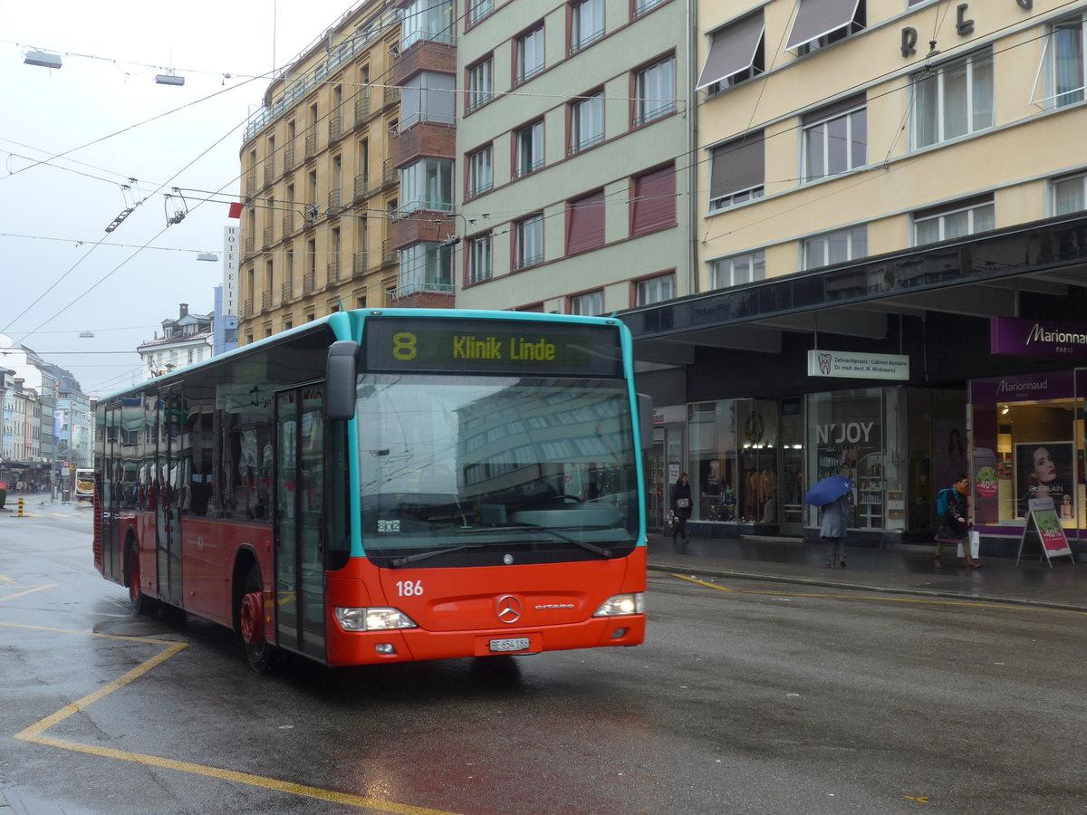 (188'716) - VB Biel - Nr. 186/BE 654'186 - Mercedes am 15. Februar 2018 beim Bahnhof Biel