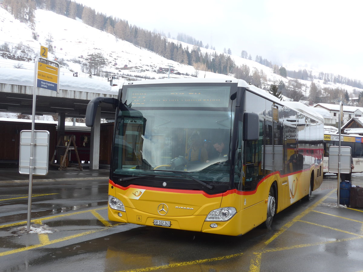 (188'810) - PostAuto Graubnden - GR 102'343 - Mercedes am 16. Februar 2018 beim Bahnhof Scuol-Tarasp