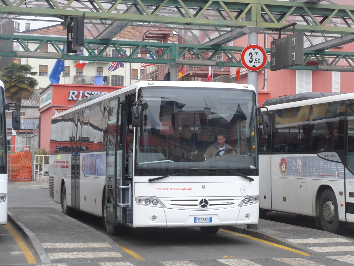 (188'814) - Comazzi, Bergomanero - Nr. 436/FD 988 XD - Mercedes am 17. Februar 2018 beim Bahnhof Domodossola