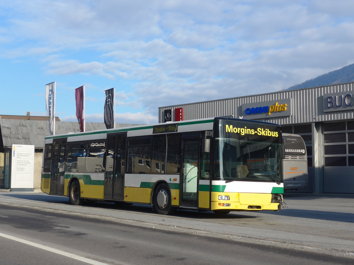 (188'915) - Tlmorgins, Morgins - VS 301'708 - MAN (ex TN Neuchtel Nr. 223) am 18. Februar 2018 in Leytron, Garage Buchard (Unfall)