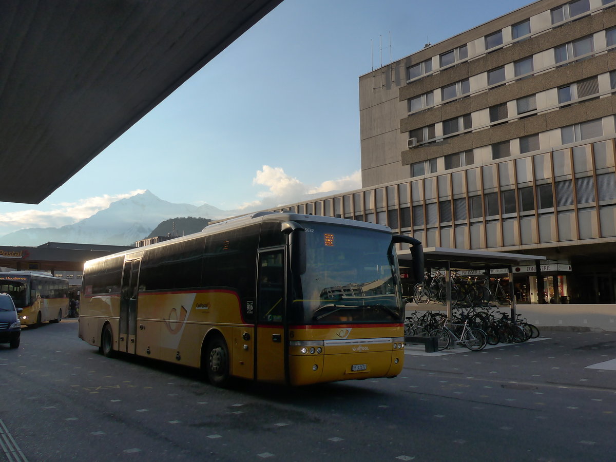 (188'938) - Lathion, Sion - Nr. 6/VS 12'672 - Van Hool am 18. Februar 2018 beim Bahnhof Sion