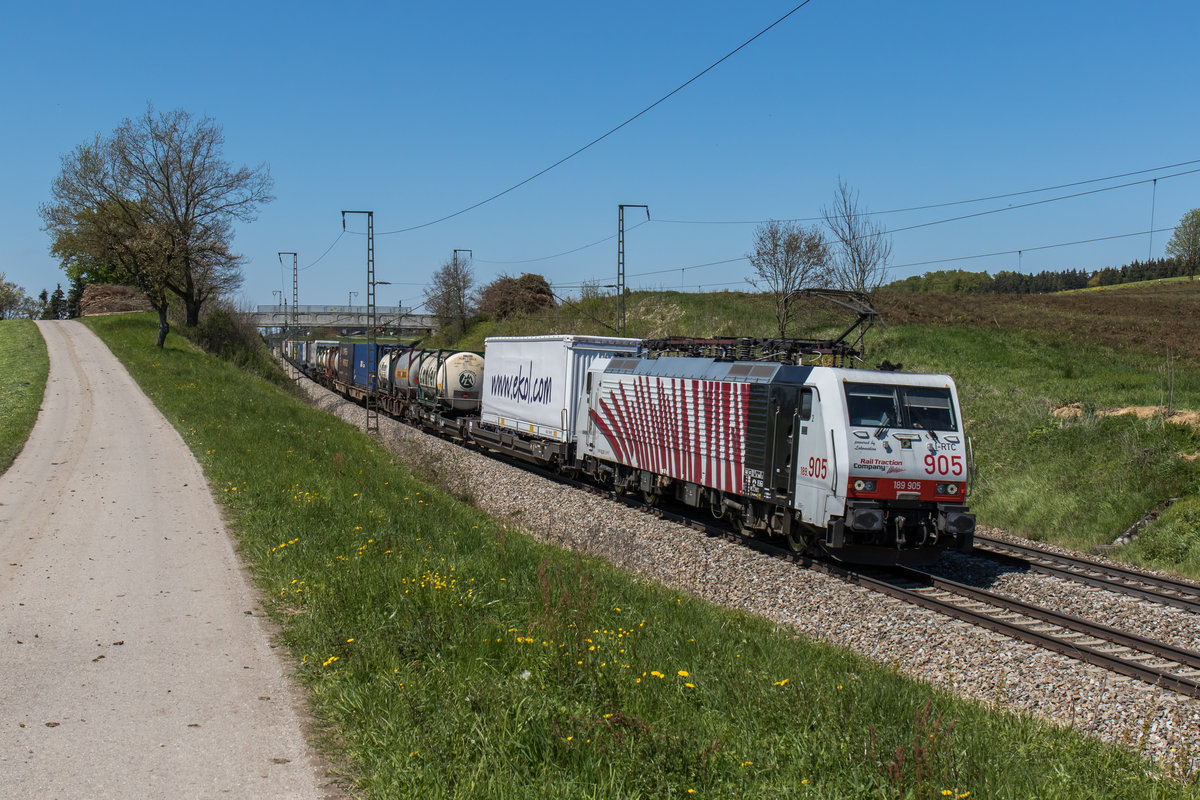 189 905 auf dem Weg nach Salzburg am 29. April 2016 bei Stra.