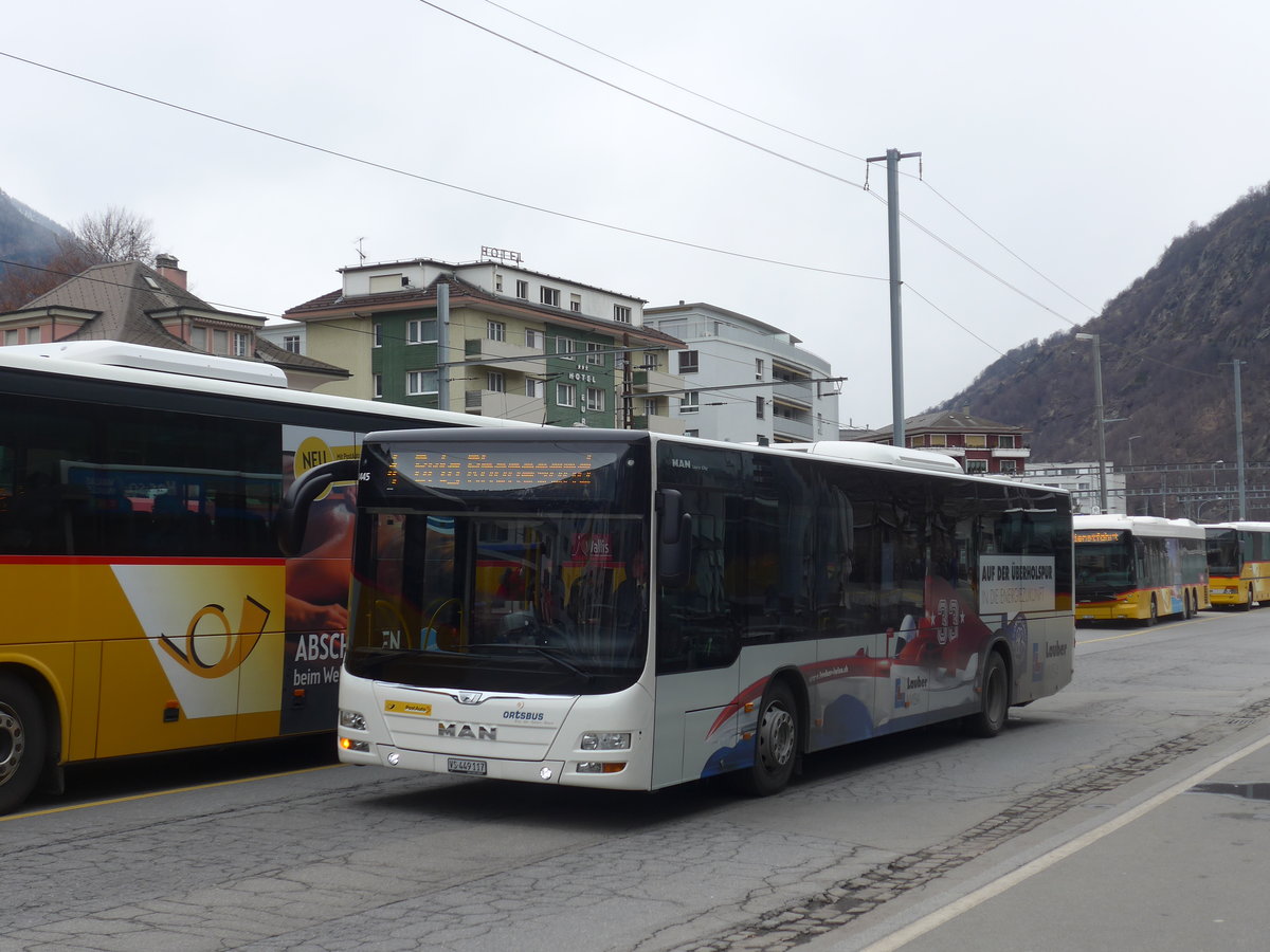 (189'056) - PostAuto Wallis - VS 449'117 - MAN am 3. Mrz 2018 beim Bahnhof Brig