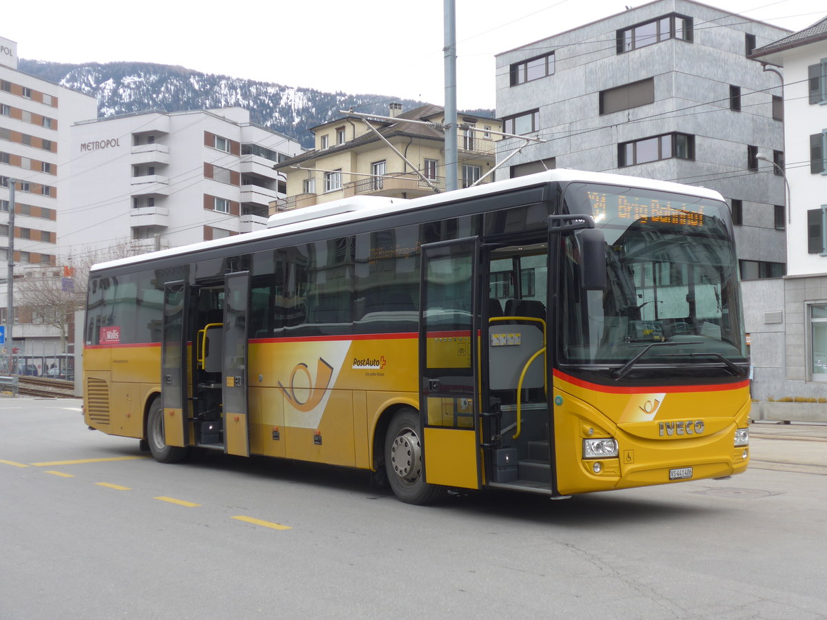 (189'060) - PostAuto Wallis - VS 441'406 - Iveco am 3. Mrz 2018 beim Bahnhof Brig