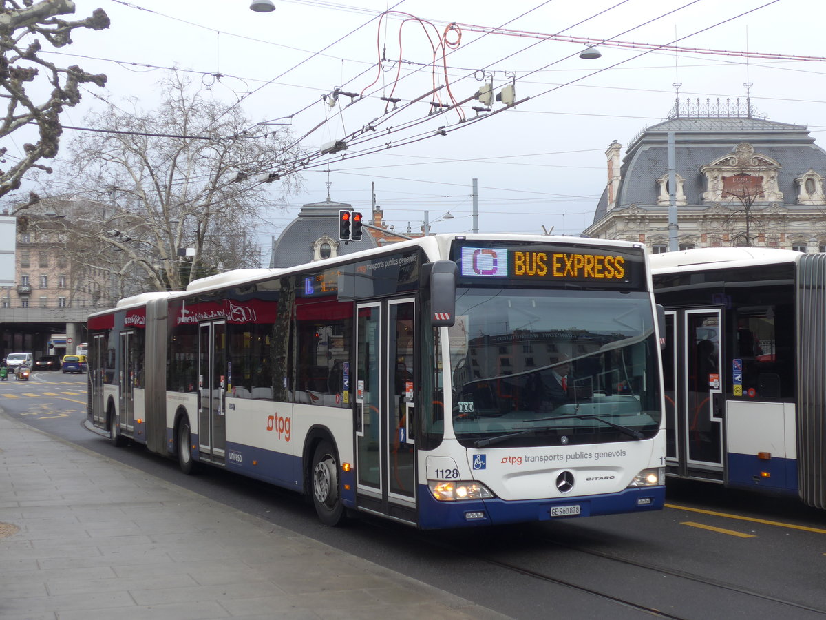 (189'143) - TPG Genve - Nr. 1128/GE 960'878 - Mercedes am 12. Mrz 2018 in Genve, Place des Vingt-Deux-Cantons