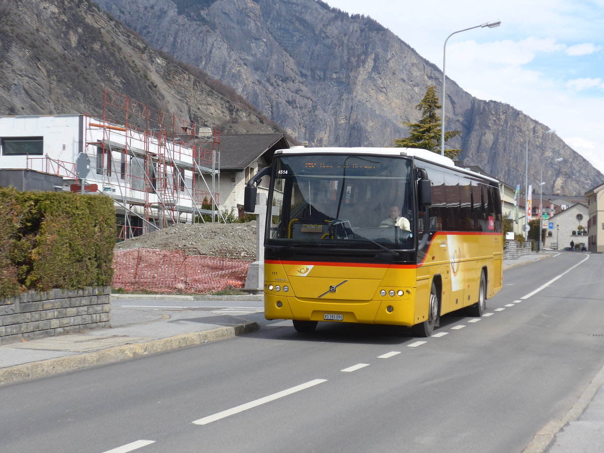 (189'741) - Buchard, Leytron - Nr. 111/VS 181'090 - Volvo am 30. Mrz 2018 in Leytron, Route de Saillon