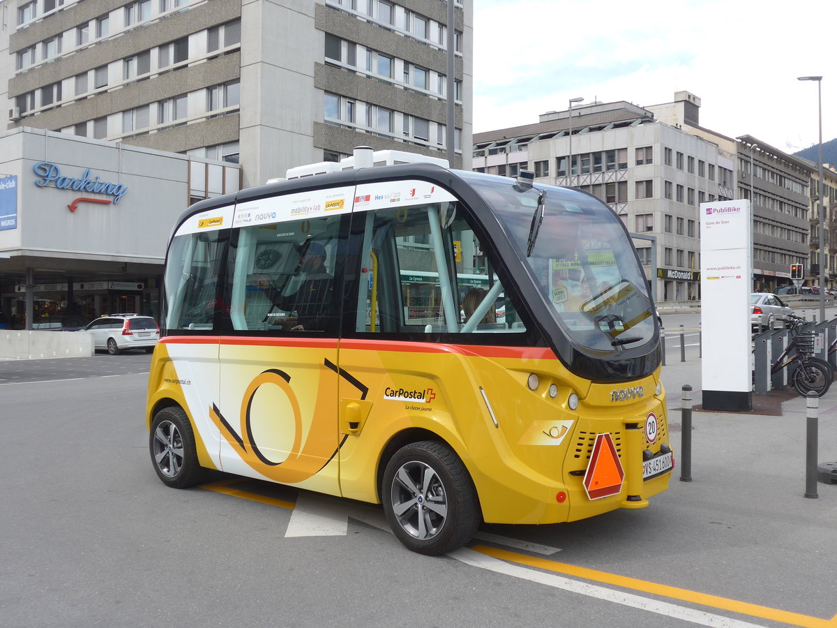 (189'745) - PostAuto Wallis - VS 451'600 - Navya am 30. Mrz 2018 beim Bahnhof Sion