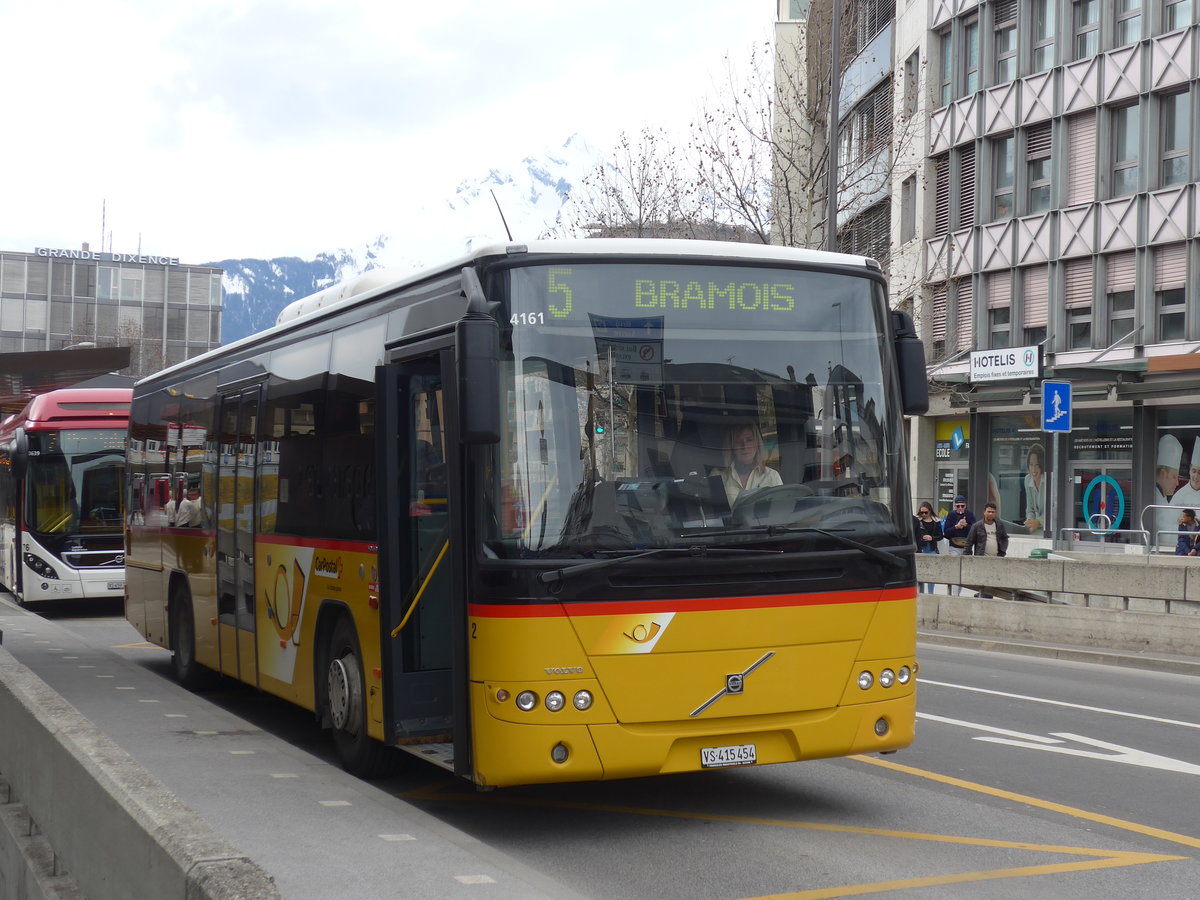 (189'756) - PostAuto Wallis - Nr. 2/VS 415'454 - Volvo (ex CarPostal Ouest; ex SAPJV, L'Isle Nr. 11) am 30. Mrz 2018 beim Bahnhof Sion