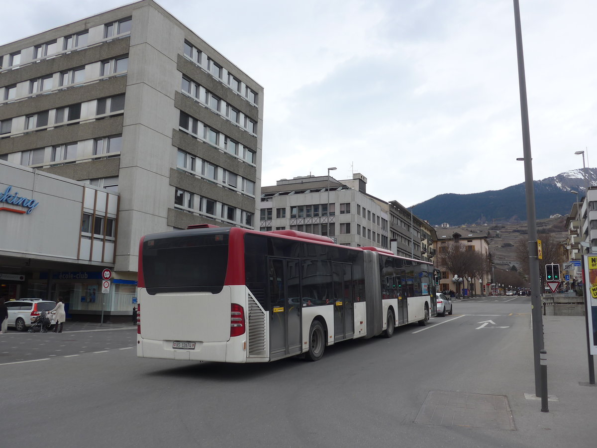 (189'763) - PostAuto Wallis - Nr. 64/VS 12'674 - Mercedes (ex Lathion, Sion Nr. 64) am 30. Mrz 2018 beim Bahnhof Sion