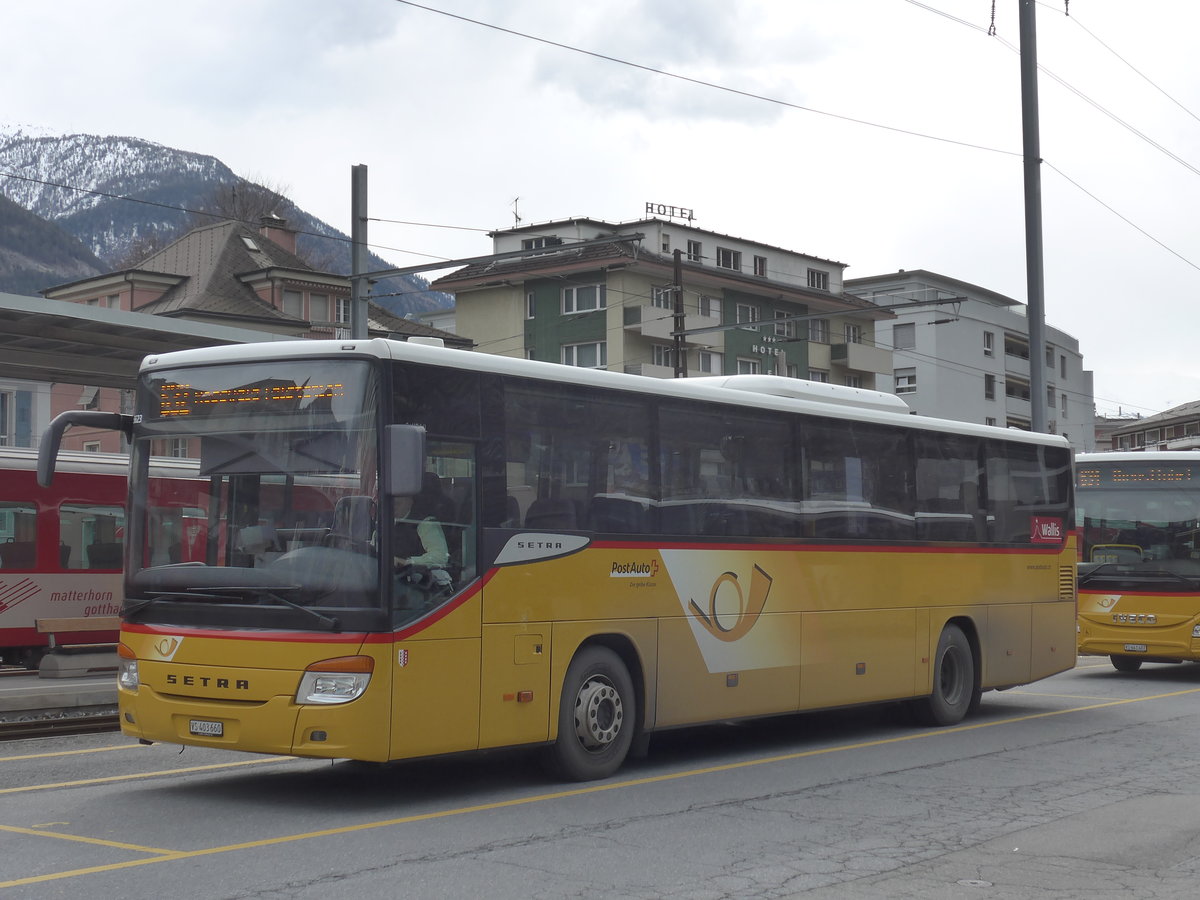 (189'784) - PostAuto Wallis - VS 403'660 - Setra am 30. Mrz 2018 beim Bahnhof Brig