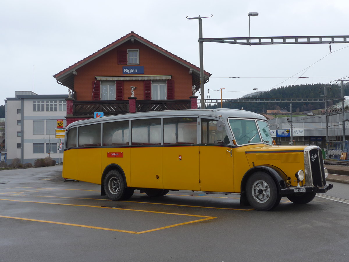 (189'798) - Schlapp, Cottens - FR 300'537 - Saurer/Saurer (ex SATEG, Lausanne; ex P 23'086; ex P 2138) am 1. April 2018 beim Bahnhof Biglen