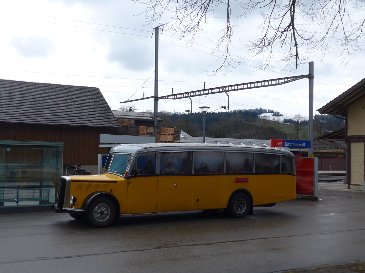 (189'821) - Schlapp, Cottens - FR 300'537 - Saurer/Saurer (ex SATEG, Lausanne; ex P 23'086; ex P 2138) am 1. April 2018 beim Bahnhof Emmenmatt