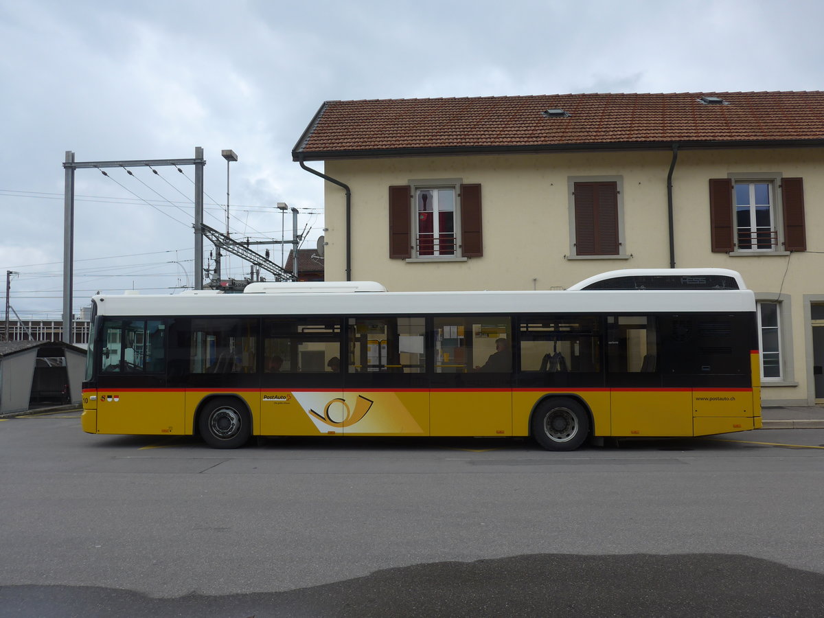 (189'854) - PostAuto Bern - Nr. 10/BE 673'731 - Hess (ex Klopfstein, Laupen Nr. 10) am 1. April 2018 beim Bahnhof Kerzers