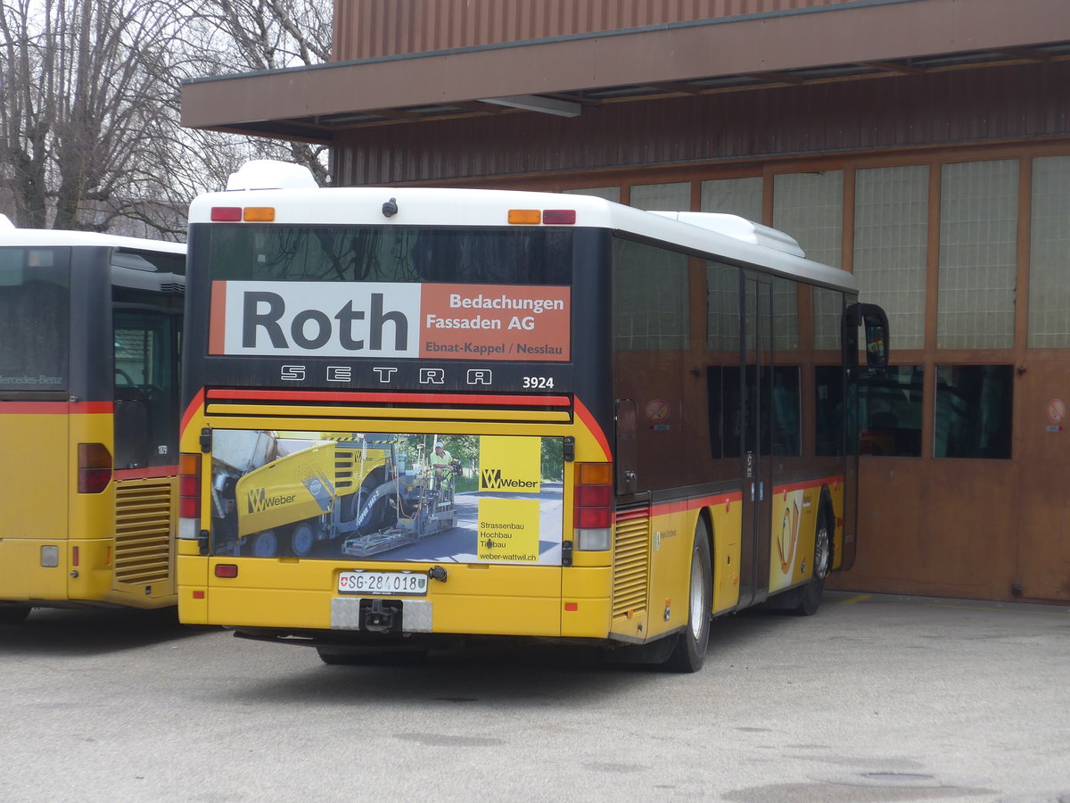 (189'978) - PostAuto Ostschweiz - SG 284'018 - Setra am 2. April 2018 in Yverdon, Garage