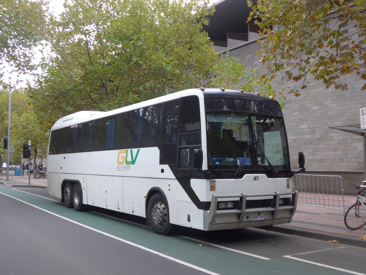 (190'158) - GLV Coaches, Campbellfield - 6569 AO - Scania/Austral Denning (ex Network, North Arm; ex Calvary, Carbroock; ex McCafferty's, Toowoomba Nr. 623; ex Greyhound Australia, Eagle Farm Nr. 523: ex Hoys, Wangaratta Nr. 563) am 17. April 2018 in Melbourne, NGV