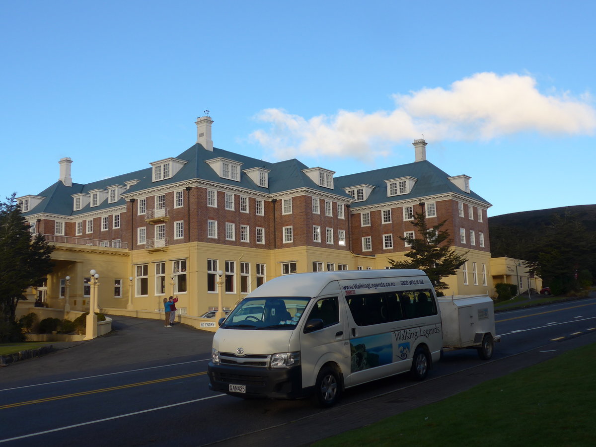 (191'312) - Walking Legends, Whakatane - GAN425 - Toyota am 24. April 2018 in Whakapapa