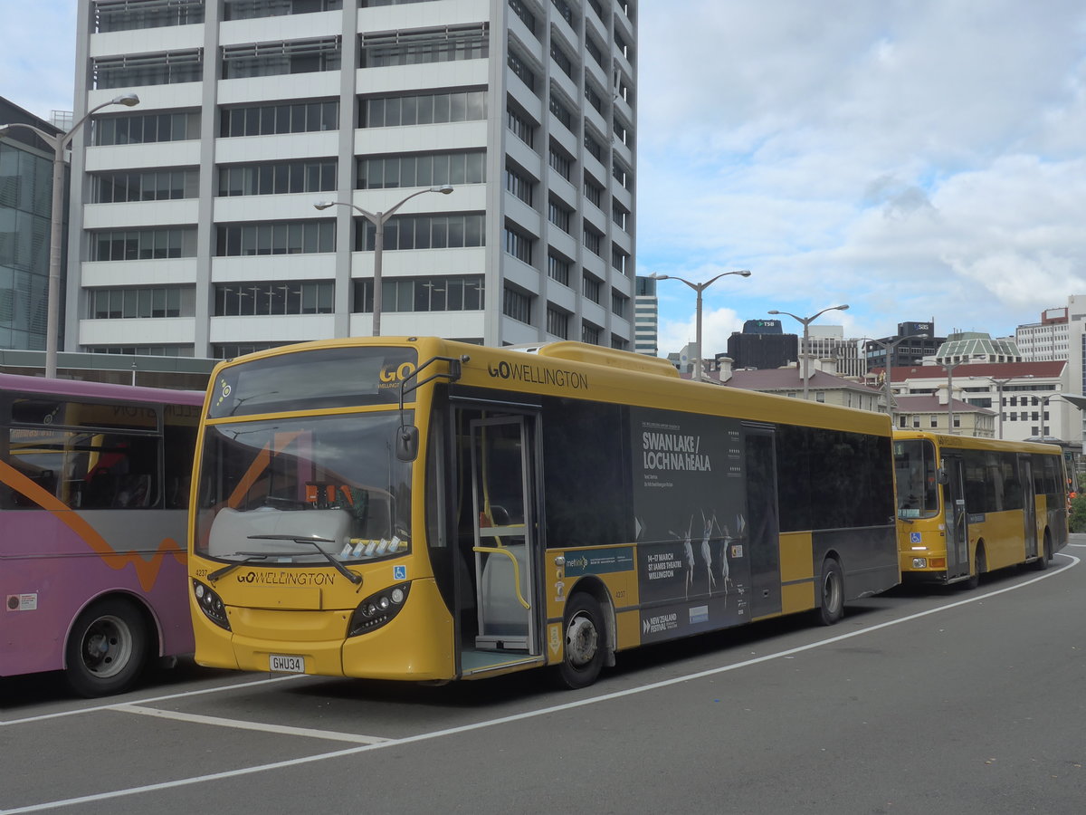 (191'596) - GO Wellington - Nr. 4237/GWU34 - Alexander Dennis/KiwiBus am 27. April 2018 beim Bahnhof Wellington