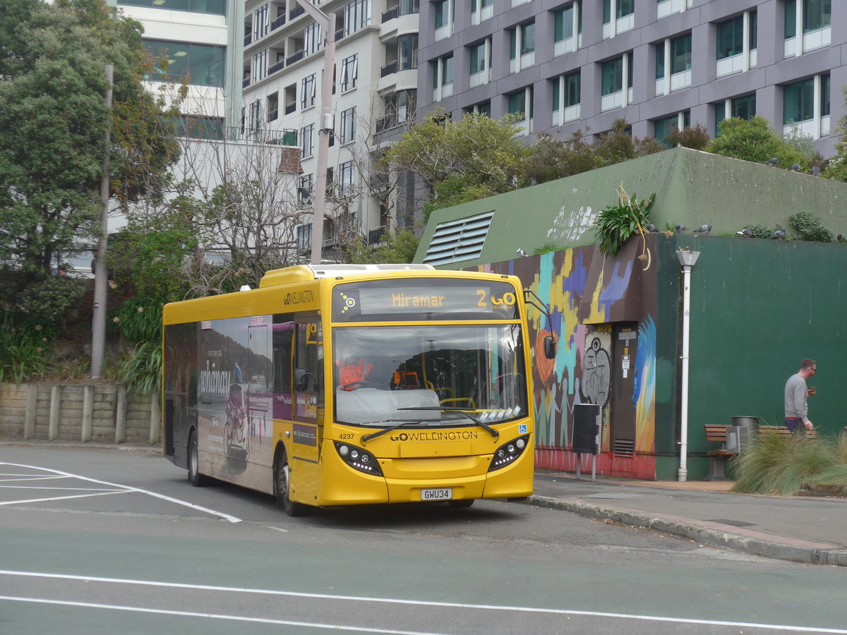 (191'617) - GO Wellington - Nr. 4237/GWU34 - Alexander Dennis/KiwiBus am 27. April 2018 beim Bahnhof Wellington