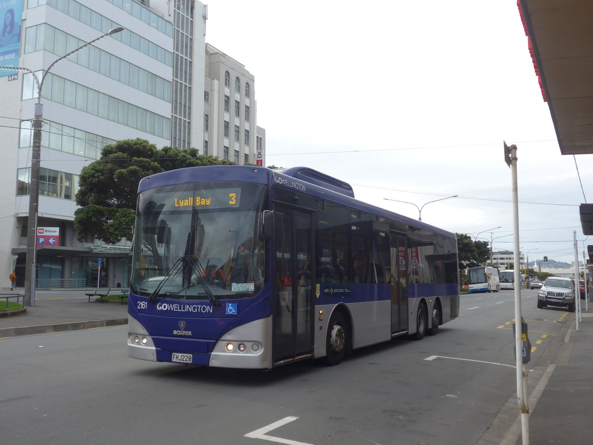 (191'772) - GO Wellington - Nr. 2161/FHJ220 - Scania/Designline am 27. April 2018 in Wellington