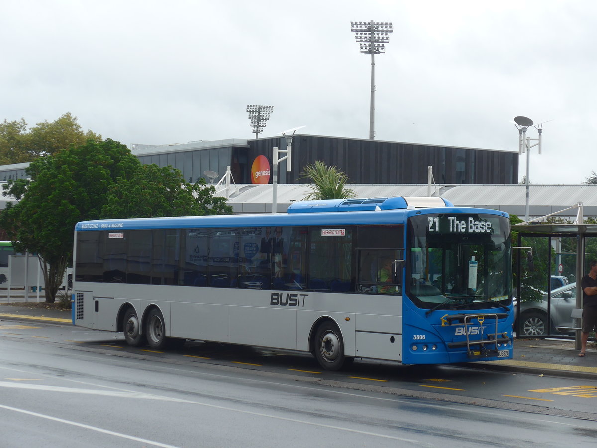 (191'886) - BusIt, Hamilton - Nr. 3806/KLG828 - MAN/Designline/GBV NZ am 29. April 2018 in Hamilton, Centralstation