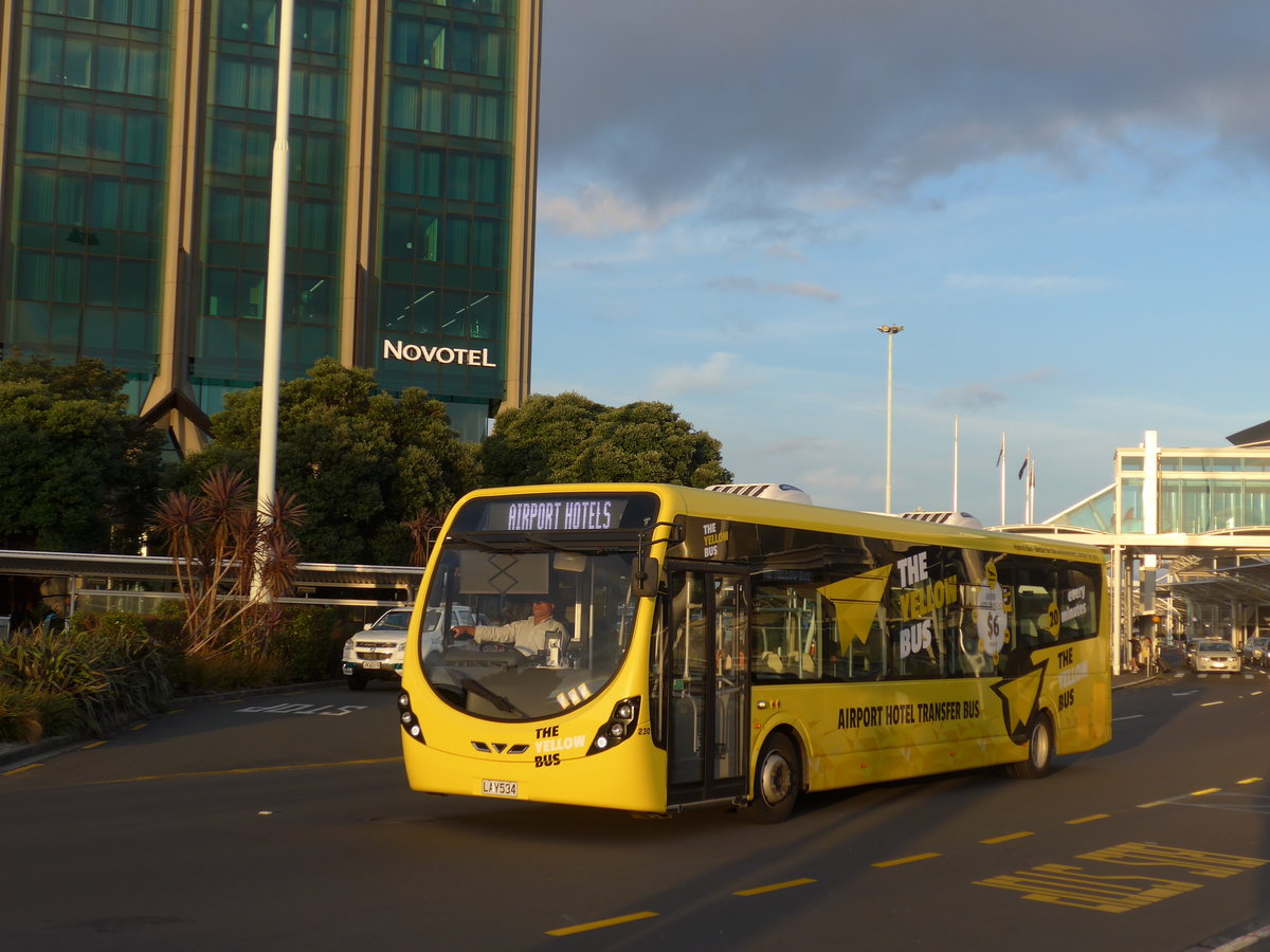 (192'217) - Bus Travel, Manukau - Nr. 230/LAY534 - Wright am 1. Mai 2018 in Auckland, Airport