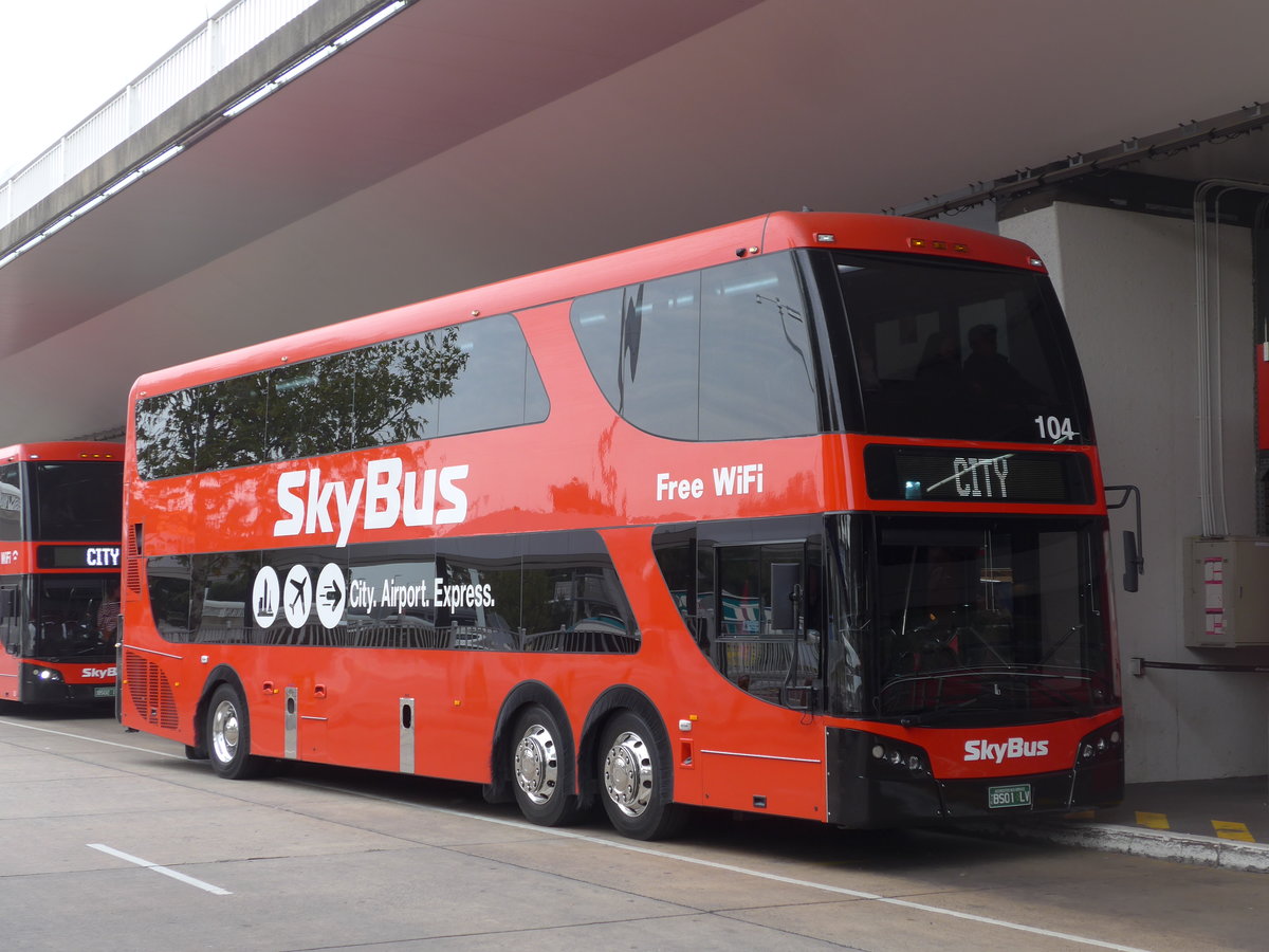 (192'257) - SkyBus, Melbourne - Nr. 104/BS01 LV - Bustech am 2. Mai 2018 in Melbourne, Airport