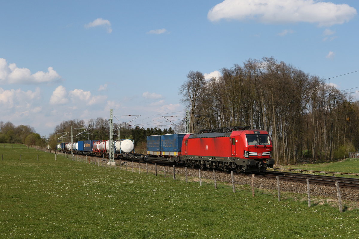 193 321 mit einem  KLV  aus Mnchen kommend am 21. April 2021 bei Vogl.