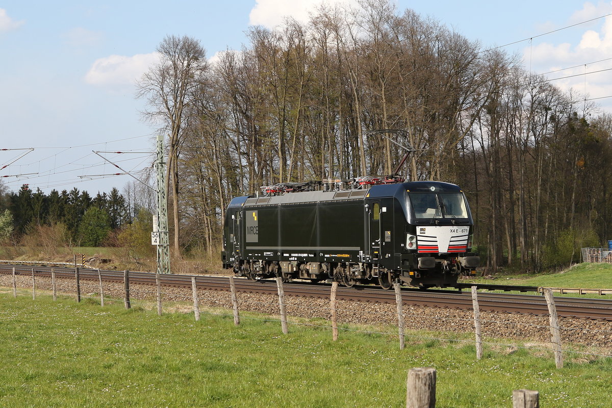 193 671 am 21. April 2021 bei Vogl auf dem Weg nach Mnchen.