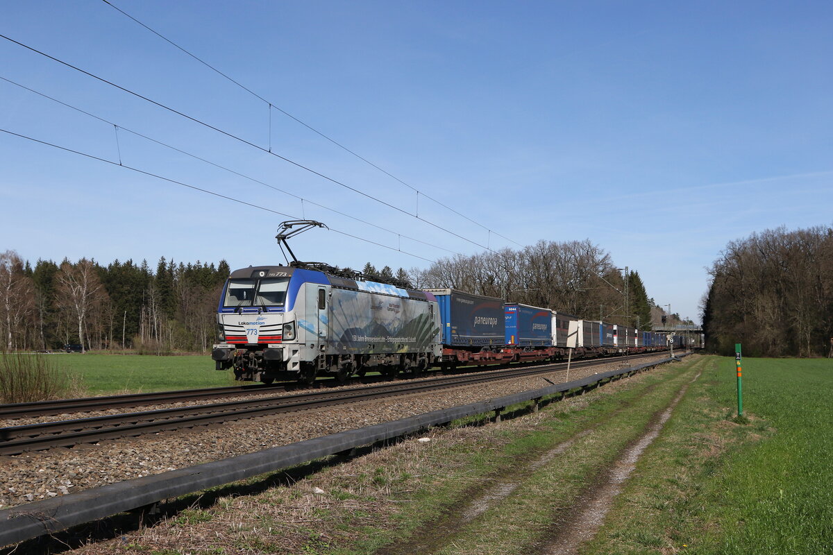 193 773  150 Jahre Brennereisenbahn  mit einem  KLV  aus Mnchen kommend am 20. Mrz 2024 bei Brannenburg im Inntal.