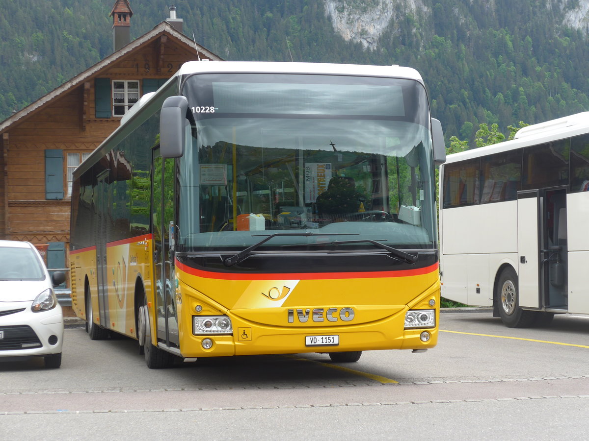 (193'272) - MOB Montreux - Nr. 28/VD 1151 - Iveco am 21. Mai 2018 beim Bahnhof Chteau-d'Oex