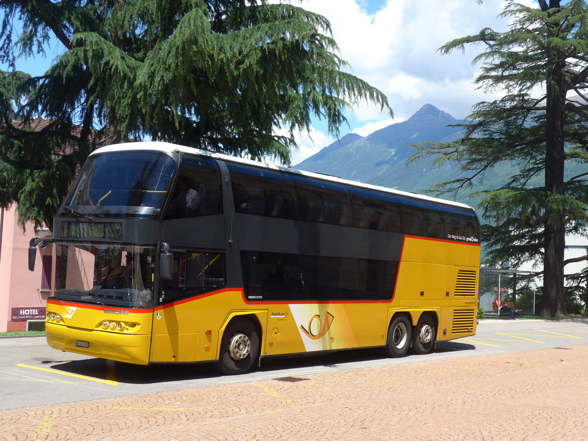 (193'850) - PostAuto Graubnden - GR 162'999 - Neoplan am 9. Juni 2018 beim Bahnhof Bellinzona