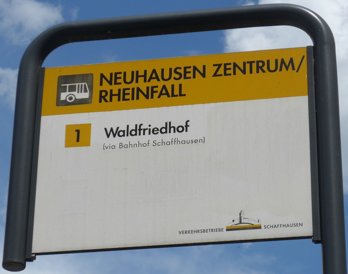 (193'955) - VERKEHRSBETRIEBE SCHAFFHAUSEN-Haltestellenschild - Neuhausen, Zentrum/Rheinfall - am 10. Juni 2018