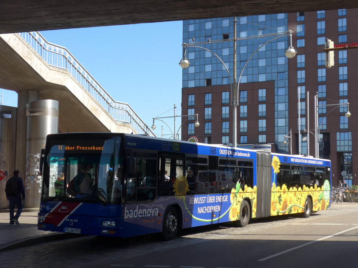 (194'149) - VAG Freiburg - Nr. 972/FR-SW 972 - MAN am 18. Juni 2018 beim Bahnhof Freiburg