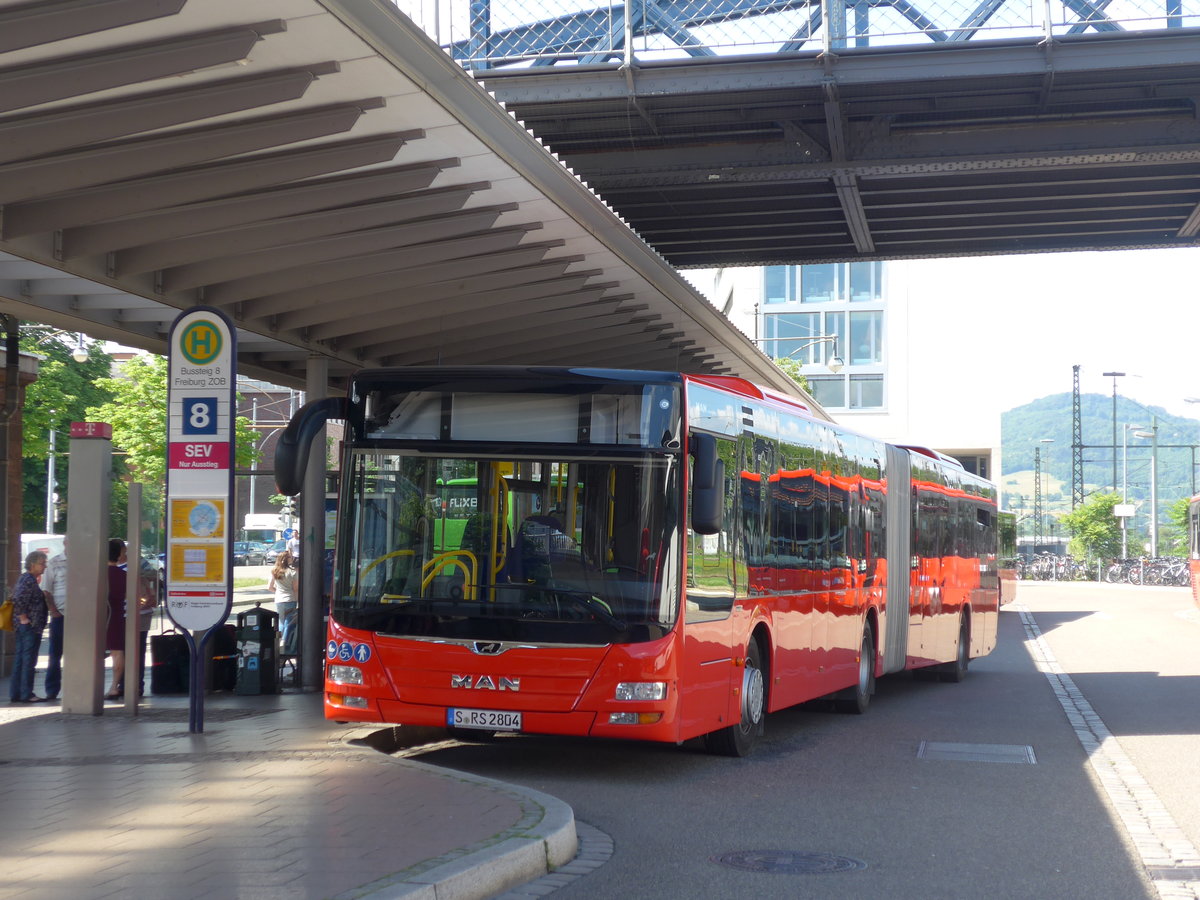 (194'179) - RBS Stuttgart - S-RS 2804 - MAN am 18. Juni 2018 beim Bahnhof Freiburg