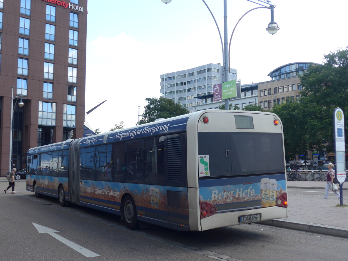 (194'189) - Weiss, Rottenburg - T-W 324 - Solaris am 18. Juni 2018 beim Bahnhof Freiburg