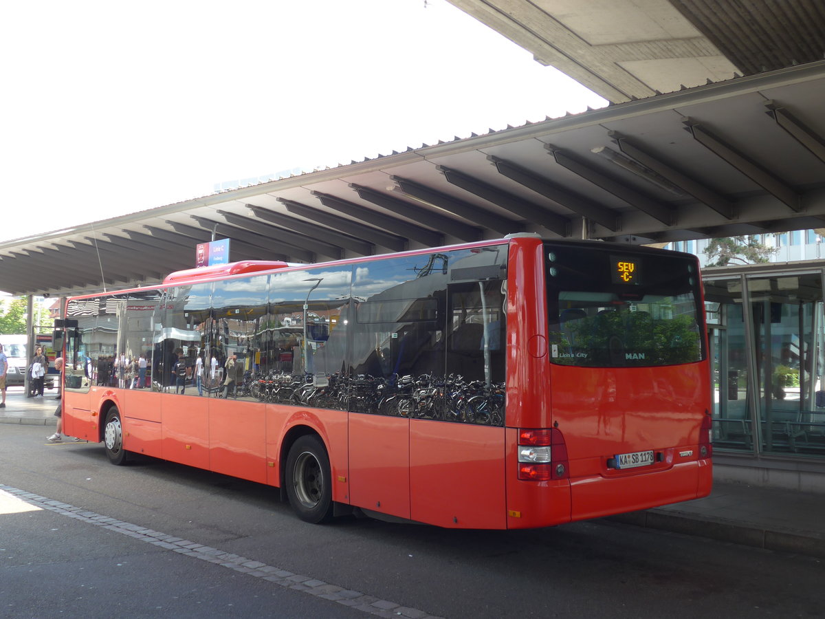 (194'214) - RVS Karlsruhe - KA-SB 1178 - MAN am 18. Juni 2018 beim Bahnhof Freiburg