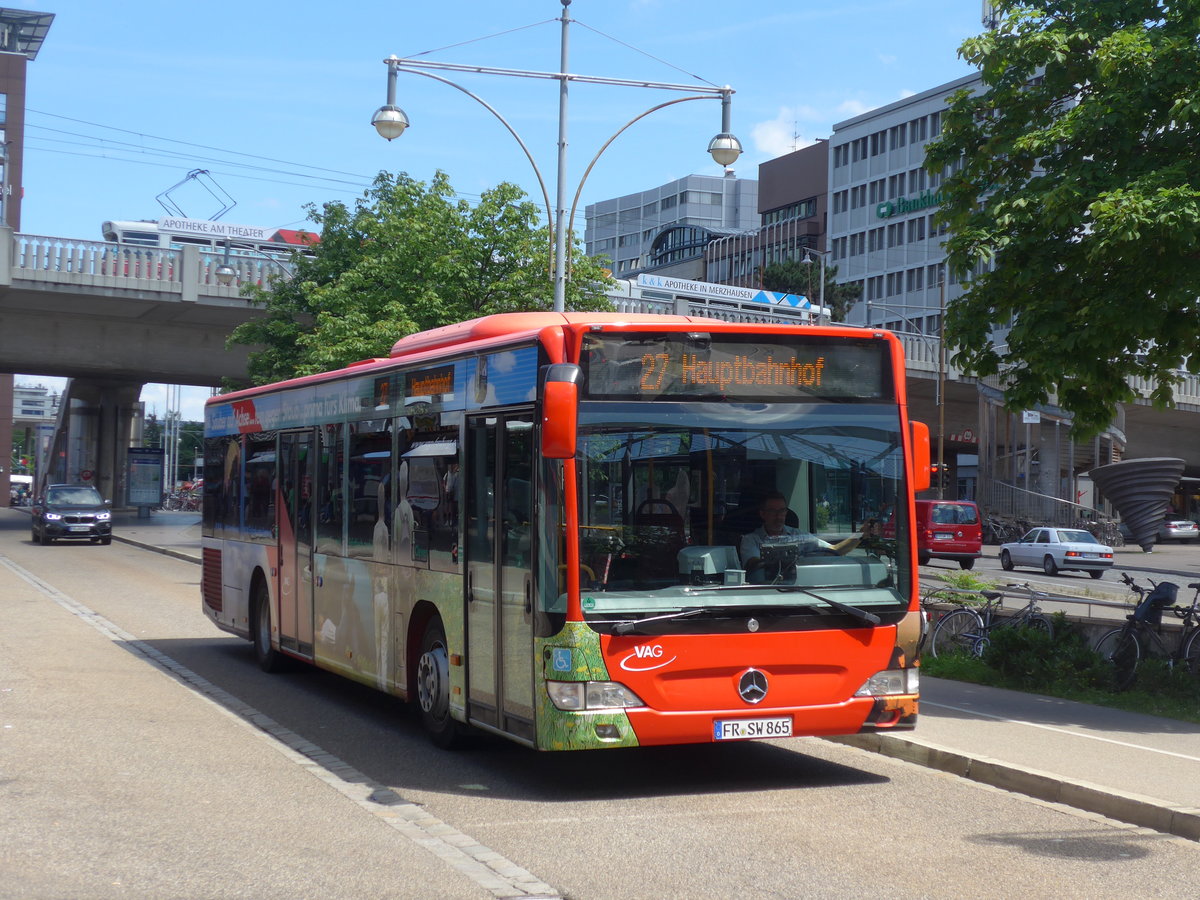 (194'244) - VAG Freiburg - Nr. 865/FR-SW 865 - Mercedes am 18. Juni 2018 beim Bahnhof Freiburg