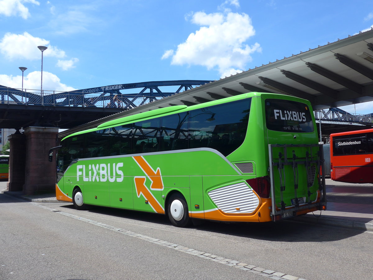 (194'252) - Stiefvater, Binzen - L-SL 5050 - Setra am 18. Juni 2018 beim Bahnhof Freiburg