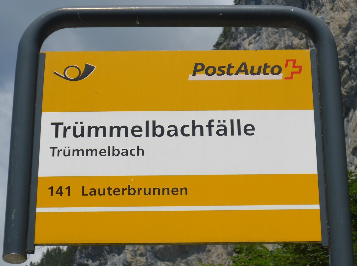 (194'442) - PostAuto-Haltestellenschild - Trmmelbach, Trmmelbachflle - am 25. Juni 2018