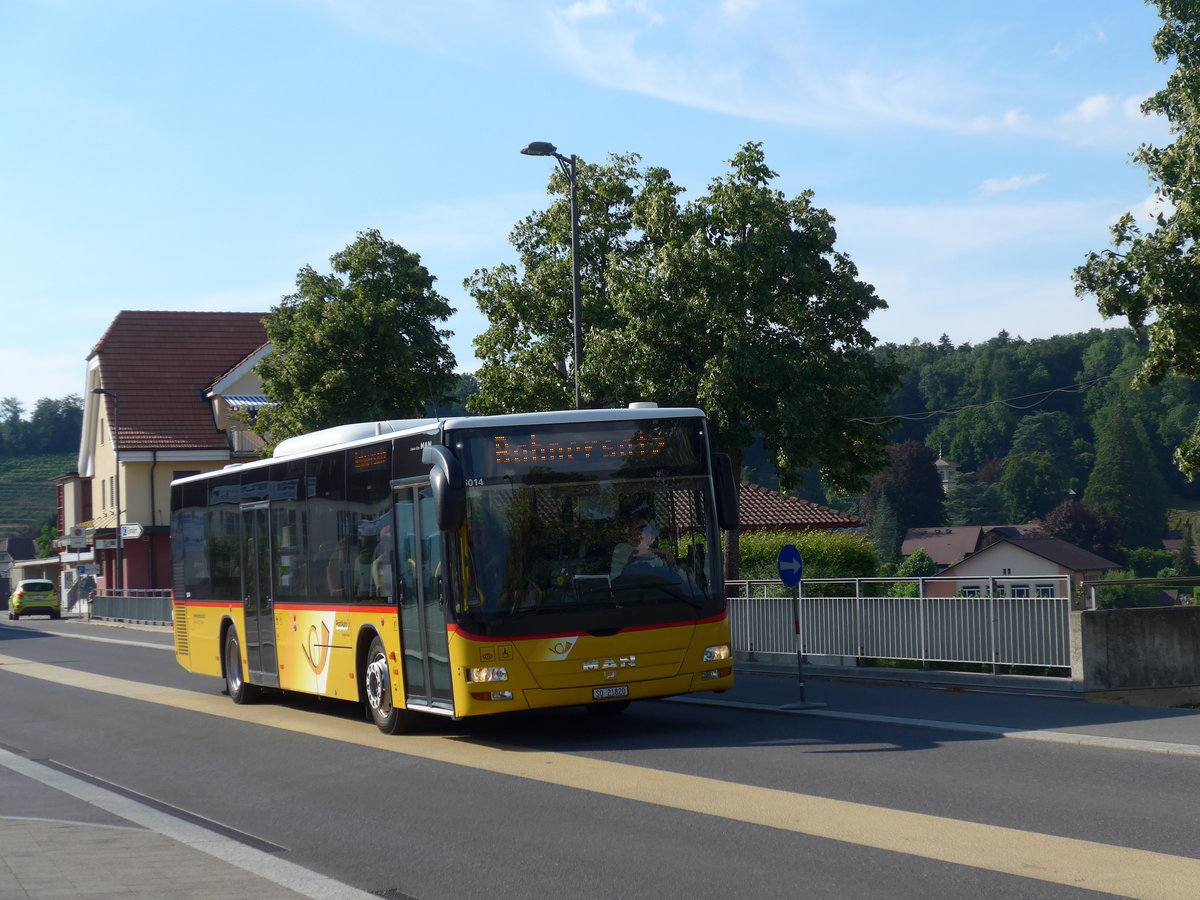 (194'749) - Steiner, Messen - SO 21'820 - MAN am 9. Juli 2018 beim Bahnhof Spiez