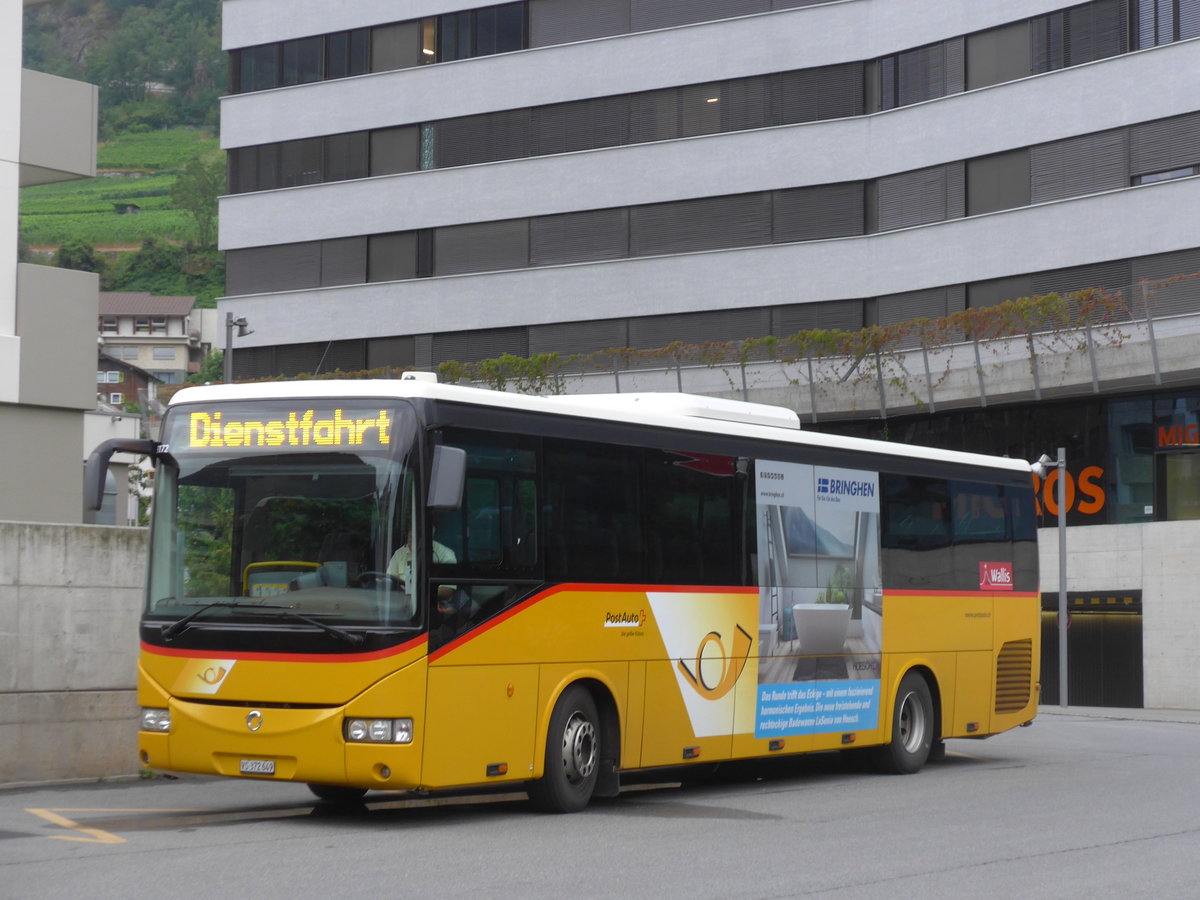 (194'909) - PostAuto Wallis - VS 372'649 - Irisbus am 21. Juli 2018 beim Bahnhof Visp