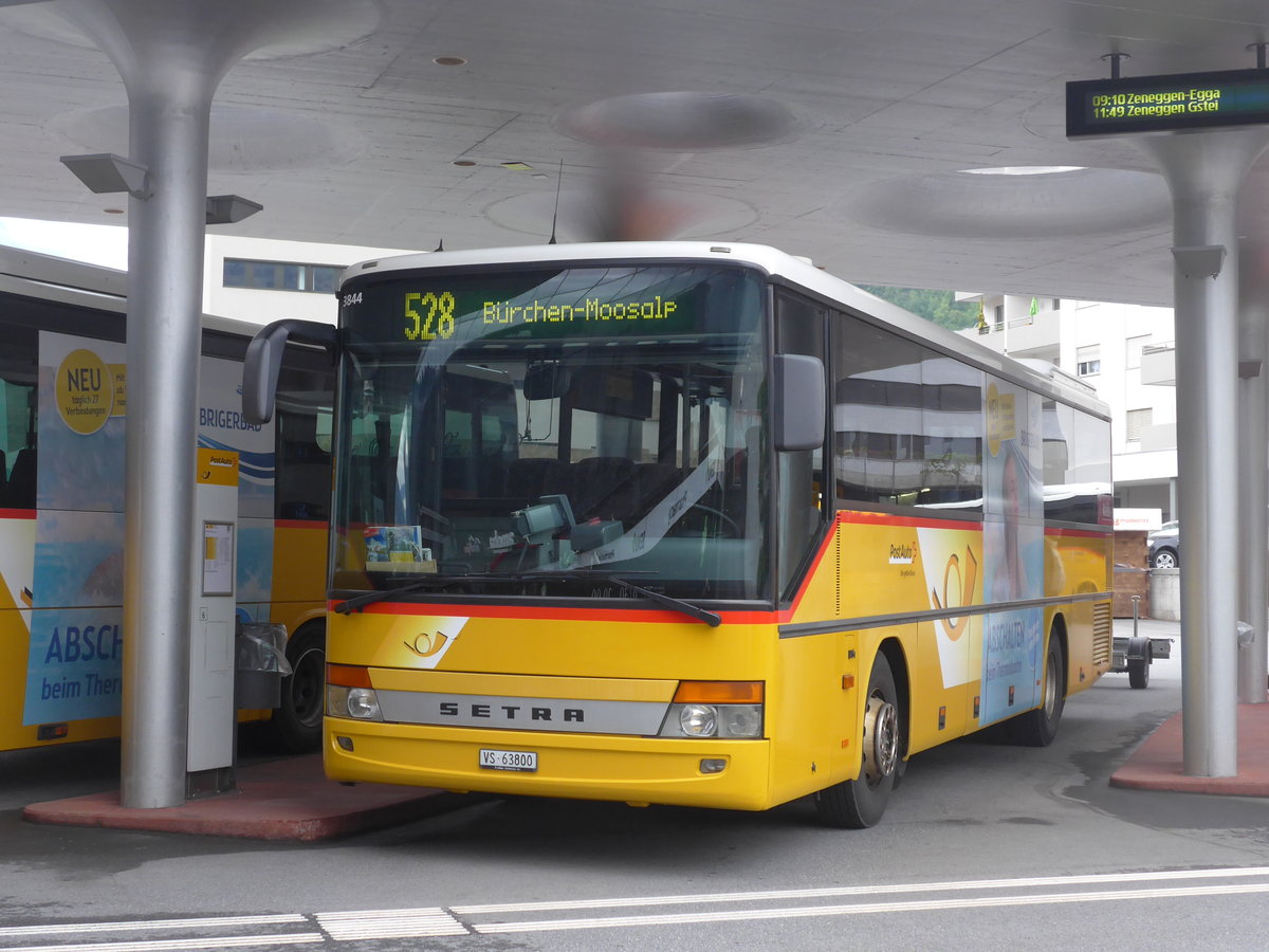 (194'910) - Autotour, Visp - VS 63'800 - Setra am 21. Juli 2018 beim Bahnhof Visp