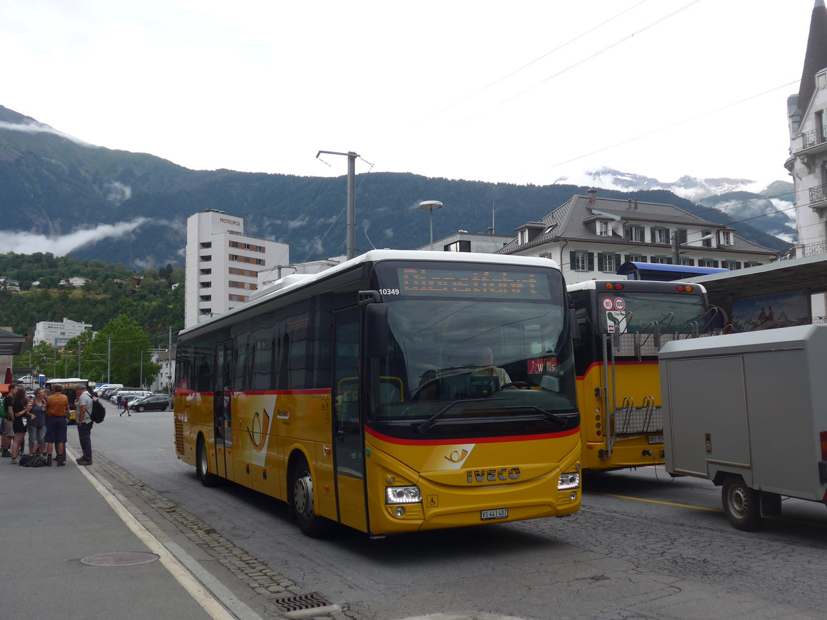 (194'941) - PostAuto Wallis - VS 441'407 - Iveco am 21. Juli 2018 beim Bahnhof Brig