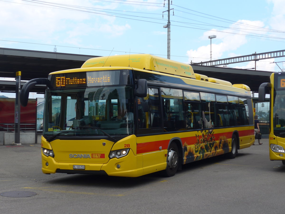 (195'170) - BLT Oberwil - Nr. 28/BL 160'250 - Scania am 23. Juli 2018 beim Bahnhof Muttenz