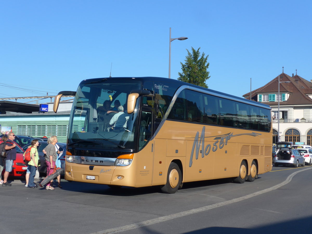 (195'326) - Moser, Teuffenthal - BE 142'017 - Setra am 31. Juli 2018 beim Bahnhof Thun