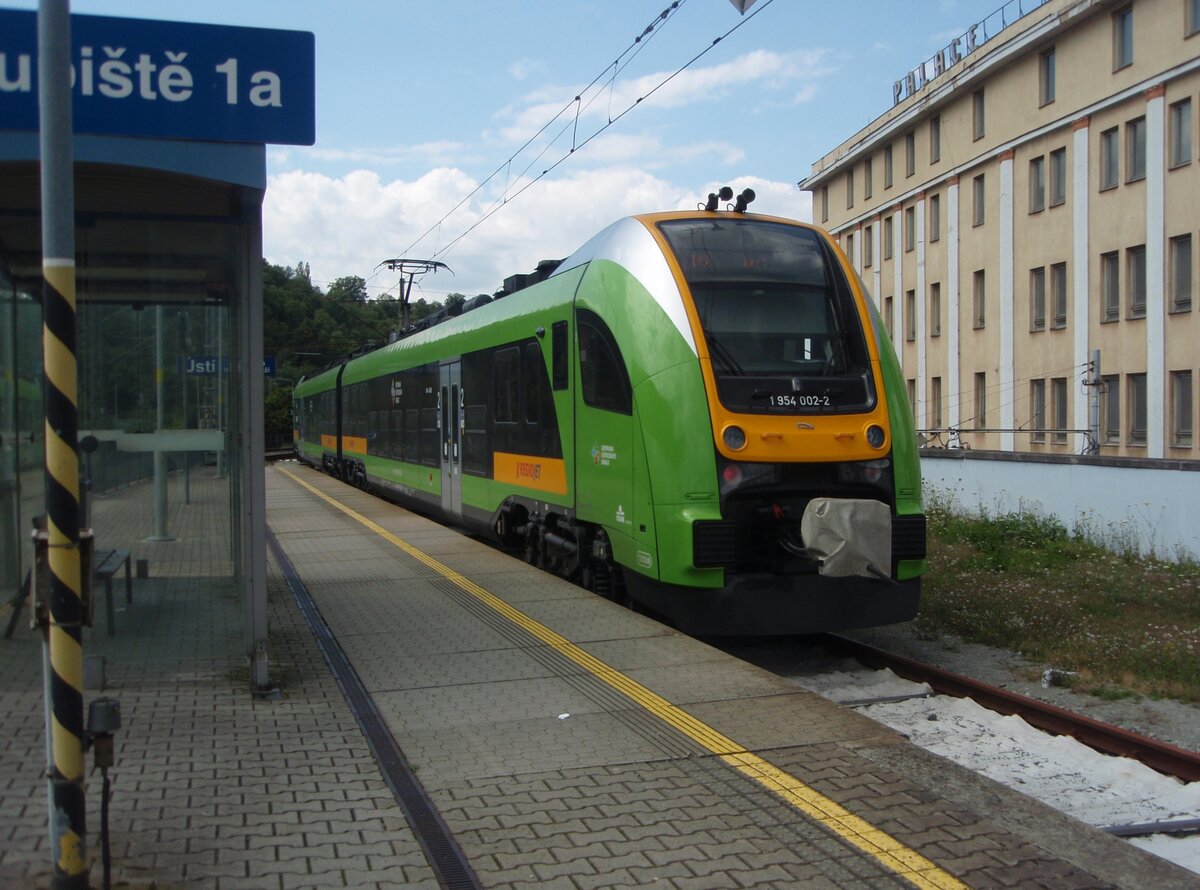 1954 002 von RegioJet als U 5 nach Most in st nad Labem hl. n. 19.07.2025
