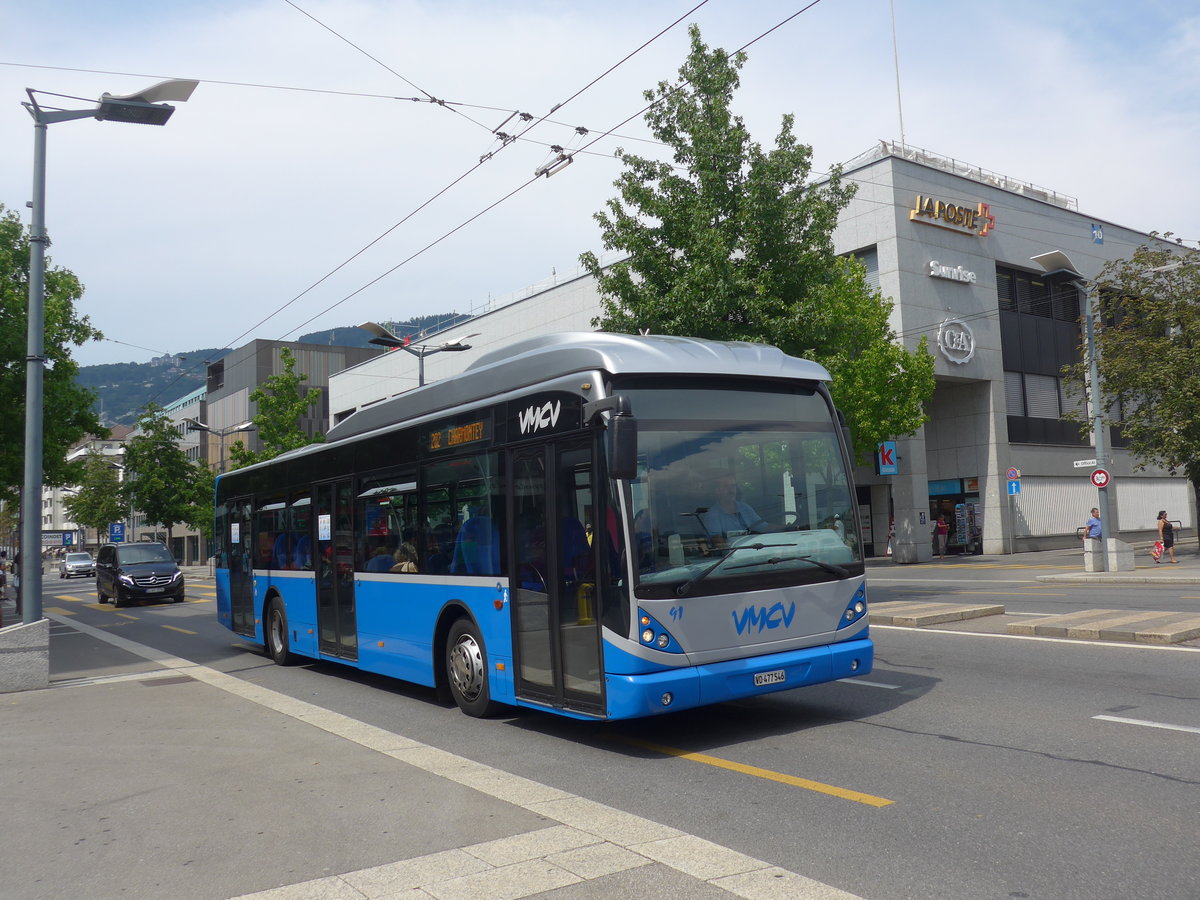 (195'726) - VMCV Clarens - Nr. 91/VD 477'546 - Van Hool am 6. August 2018 beim Bahnhof Vevey