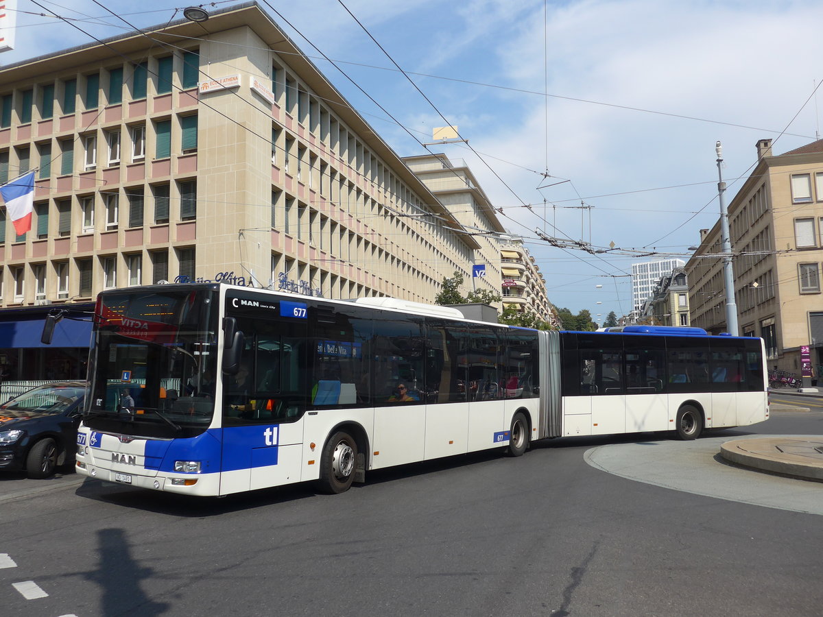 (195'758) - TL Lausanne - Nr. 677/VD 1491 - MAN am 6. August 2018 beim Bahnhof Lausanne